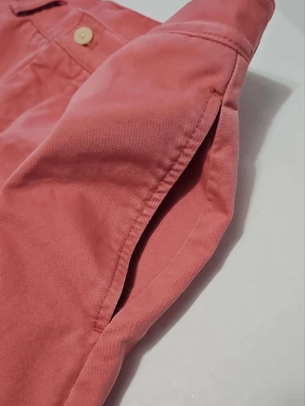 Vineyard Vines Men's Coral Pink Flat Front Shorts Size 30